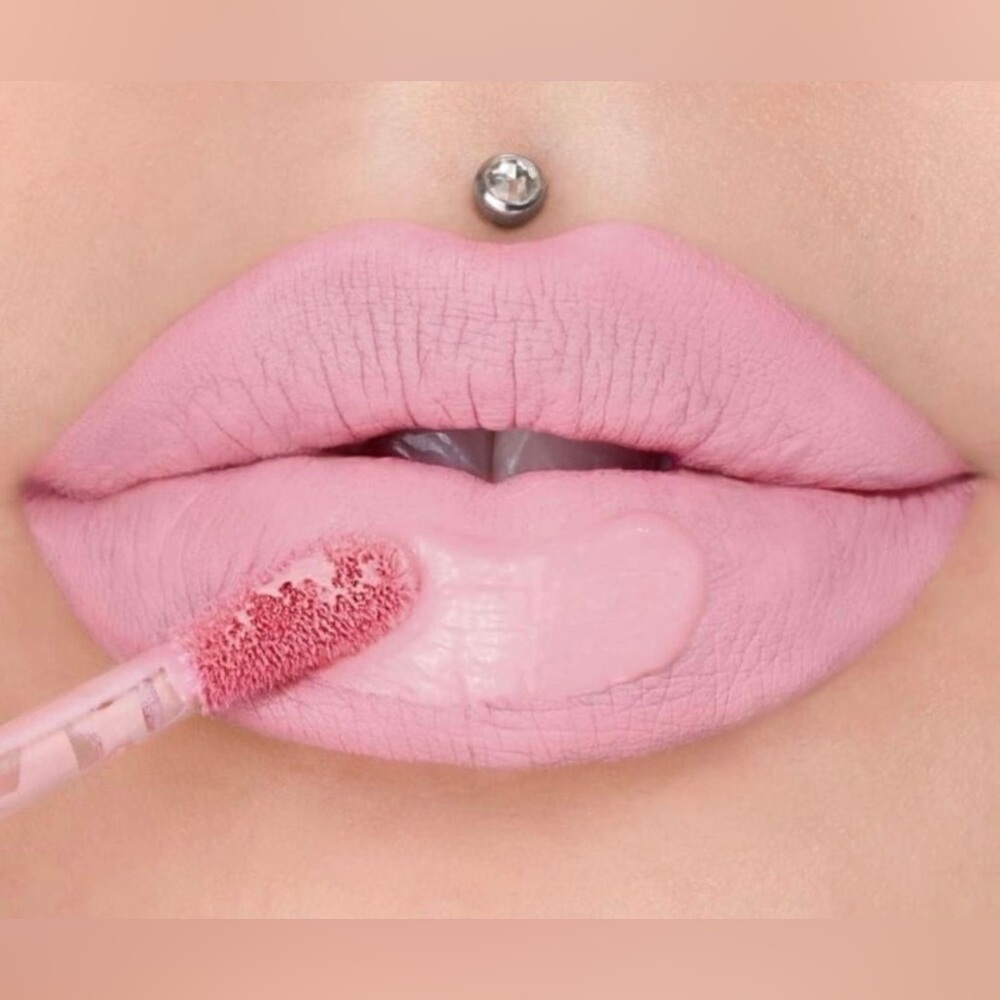 JEFFREE STAR COSMETICS Oh My God Velour Liquid Lipstick.